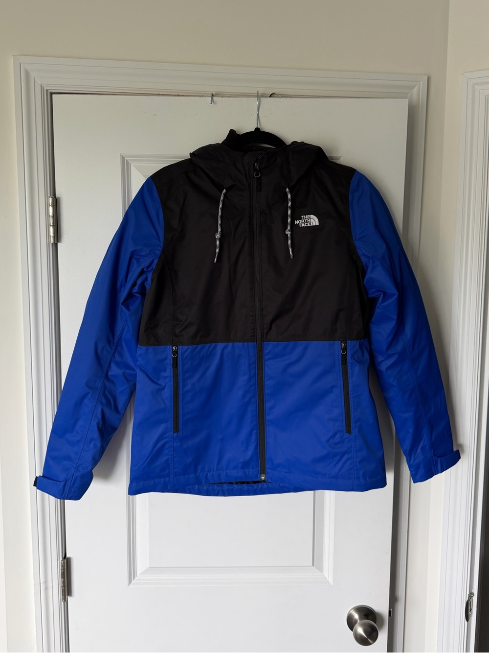 North Face Arrowood
Triclimate Jacket Full Zip
Women Size M Blue Black
Lined